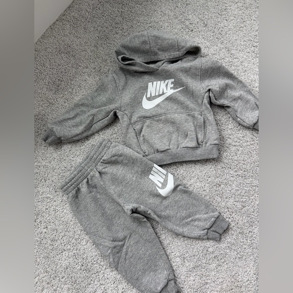 Nike set, toddler boy 3t - Picture 1 of 5